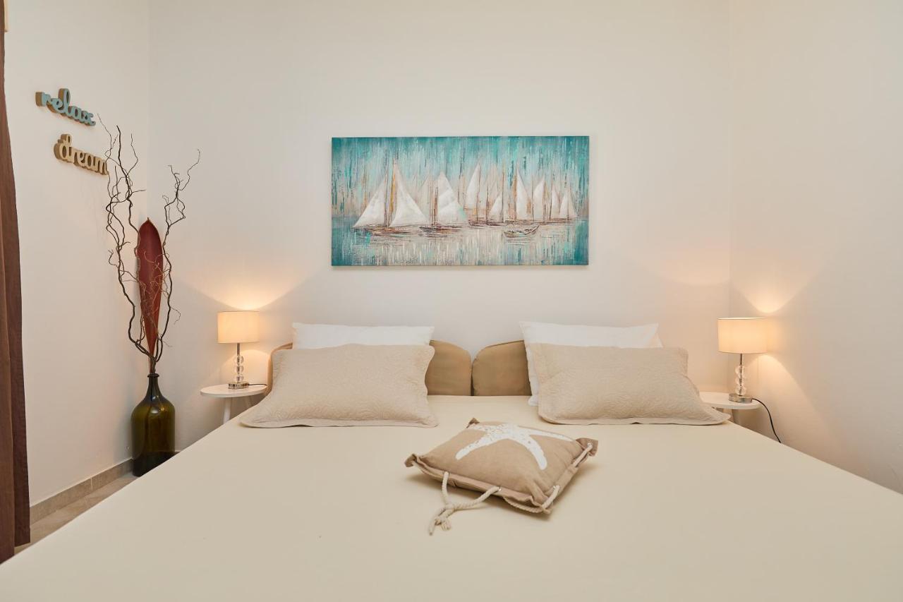 Studio Dolores-Apartment By The Sea Maranovići Esterno foto
