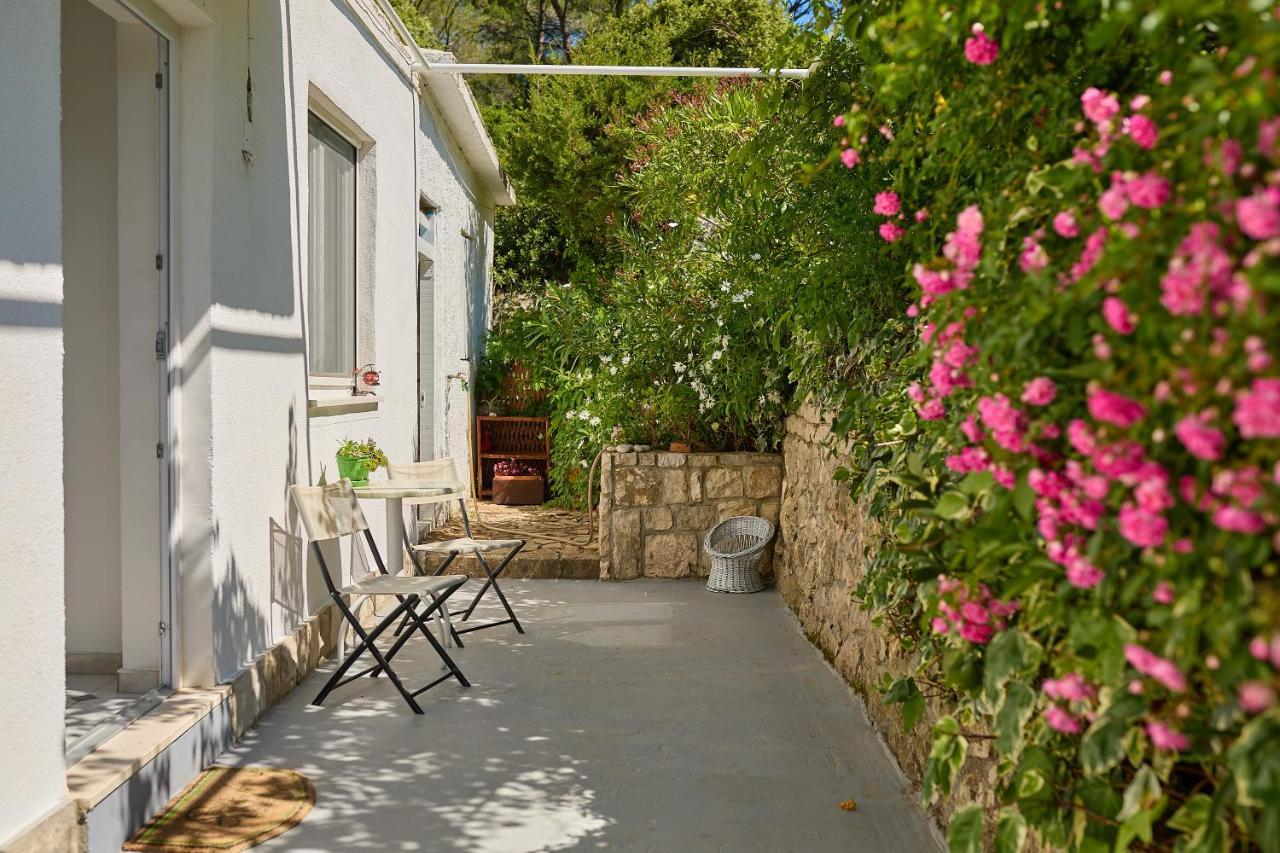 Studio Dolores-Apartment By The Sea Maranovići Esterno foto