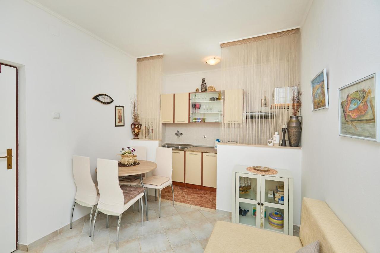 Studio Dolores-Apartment By The Sea Maranovići Esterno foto