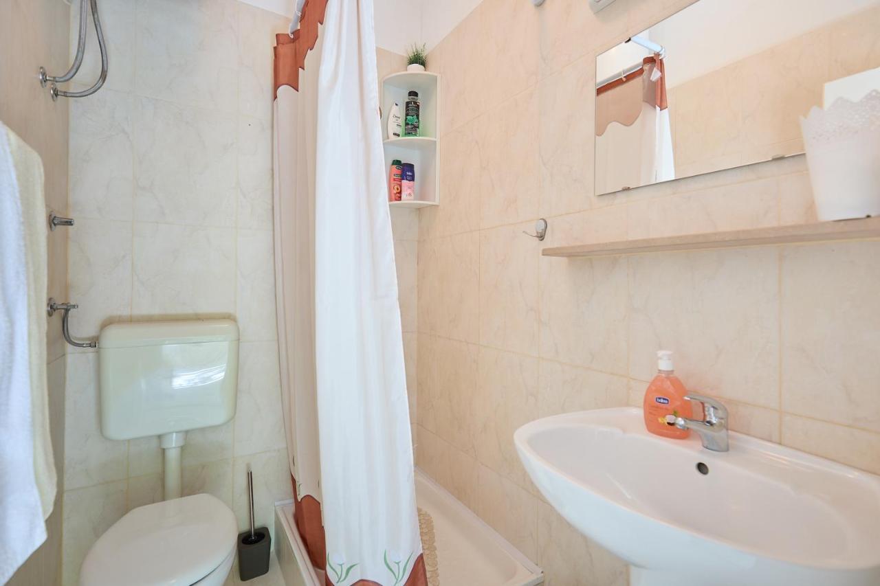 Studio Dolores-Apartment By The Sea Maranovići Esterno foto